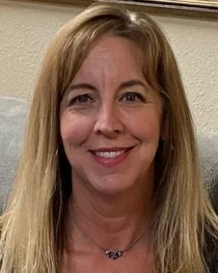 Carolyn R Edwards