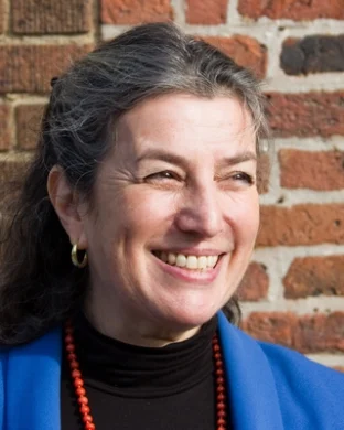 Claudia J Coenen