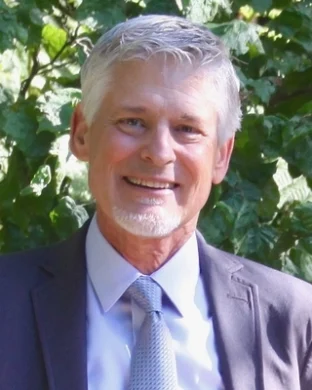 Craig W Clark