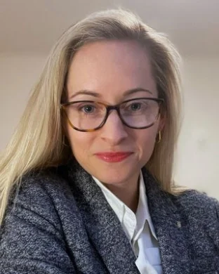 Dr. Alexandra L Vlahakes