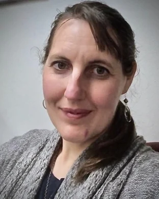Emilyann R LeGrue