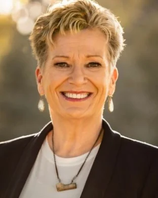 Jeannie Lynch