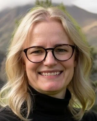 Jenni Uzri