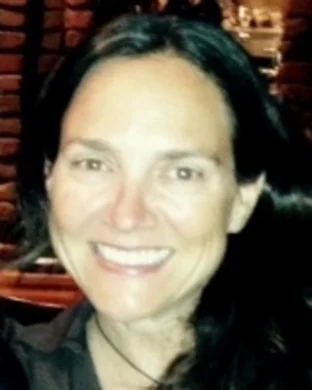 Jo Ellen M Bourg