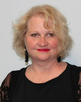 Julie Akins