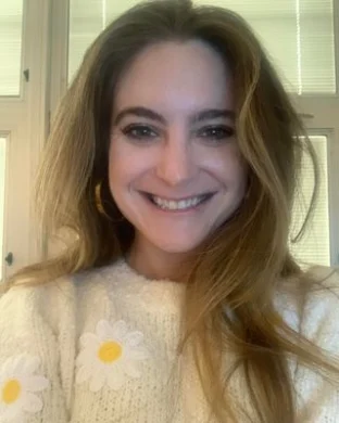 Lindsay M David