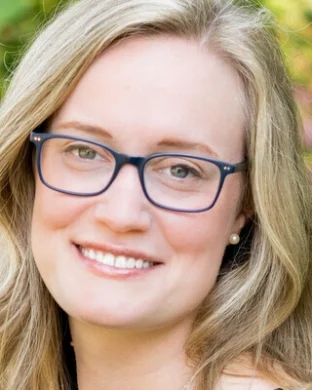 Megan L Boelzner