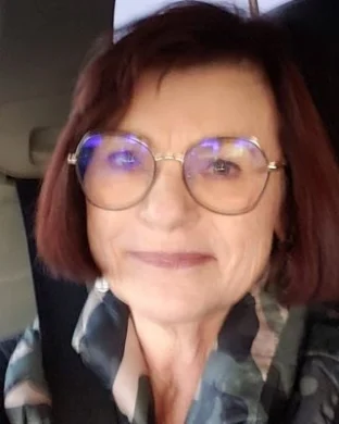 Nina J Woods