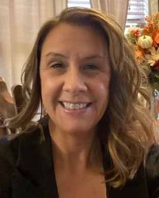 Sara Knauz