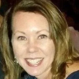 Lesley Carter Roach