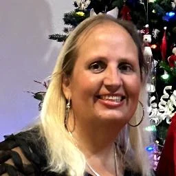 Julianne Pyle