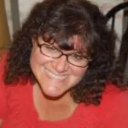 Lucinda Foster