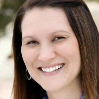 Lisa Tuthill